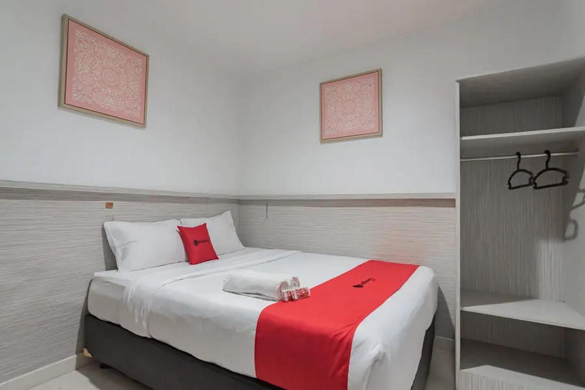 Reddoorz At Arwiga Hotel Near Rs Hasan Sadikin Bandung Exterior foto